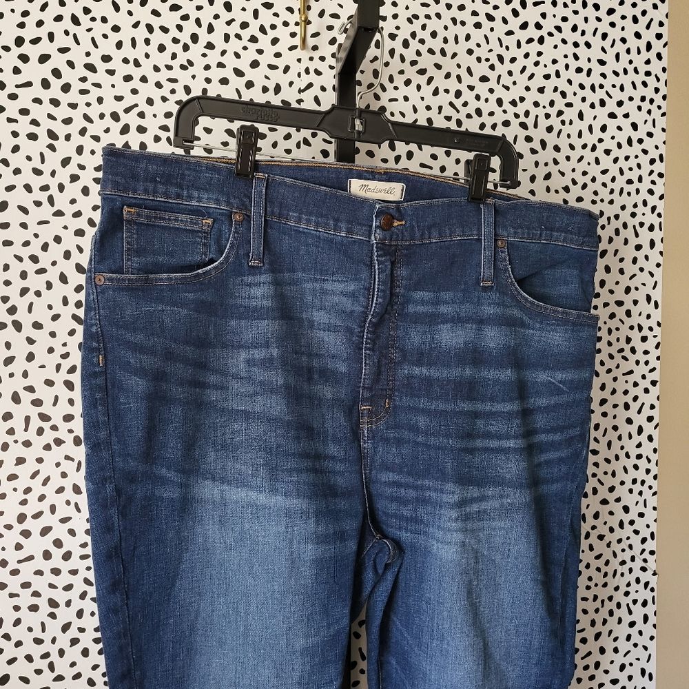 Sold - Picture 3 of 8